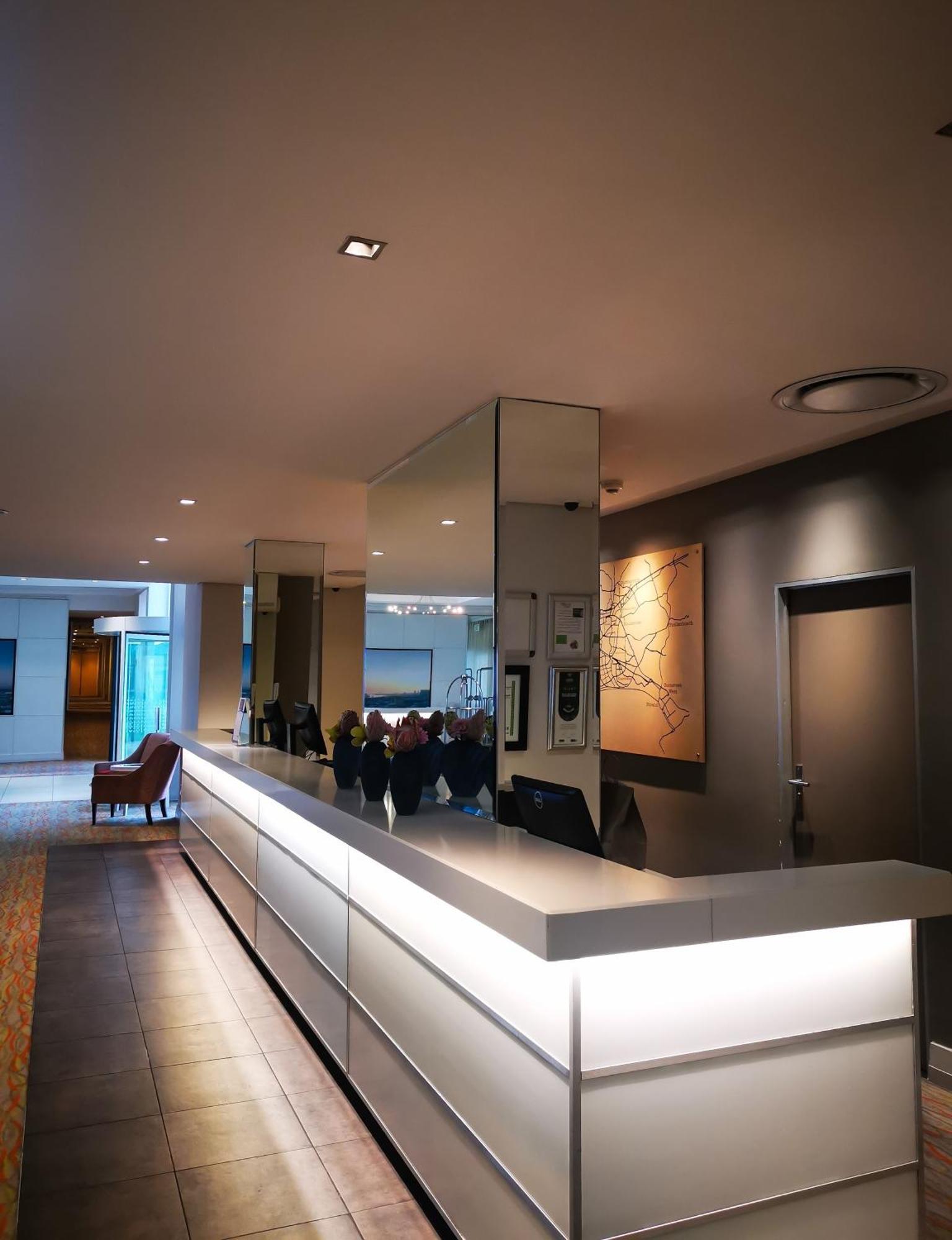 Garden Court Nelson Mandela Boulevard Cape Town Ngoại thất bức ảnh